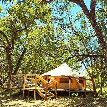 Al'S Hideaway Glamping Tents Hotel Pipe Creek Exterior photo