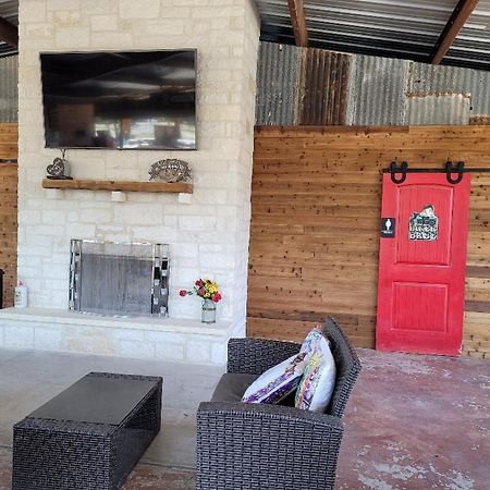 Al'S Hideaway Glamping Tents Hotel Pipe Creek Exterior photo