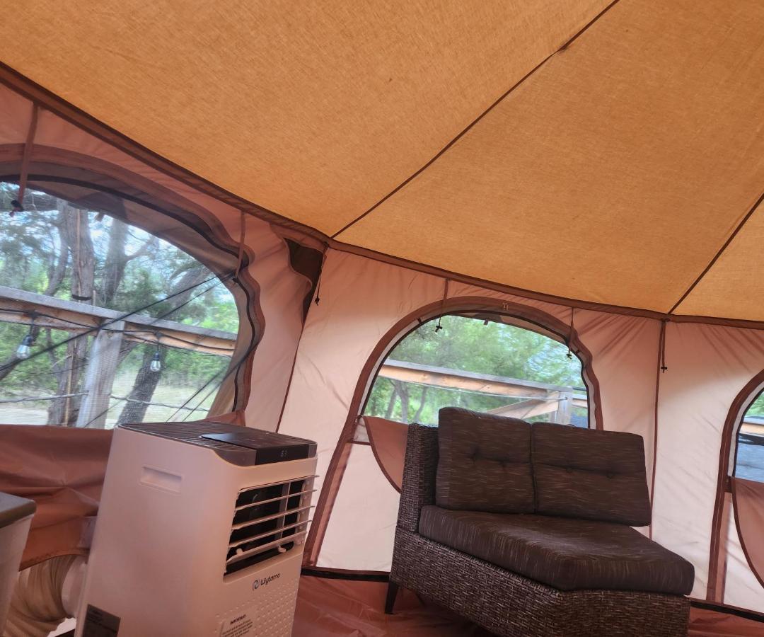 Al'S Hideaway Glamping Tents Hotel Pipe Creek Exterior photo