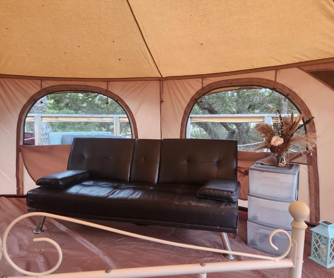 Al'S Hideaway Glamping Tents Hotel Pipe Creek Exterior photo