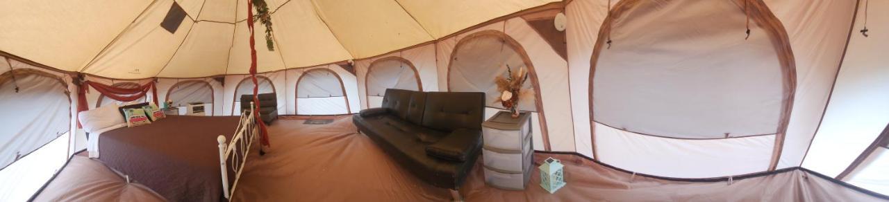 Al'S Hideaway Glamping Tents Hotel Pipe Creek Exterior photo