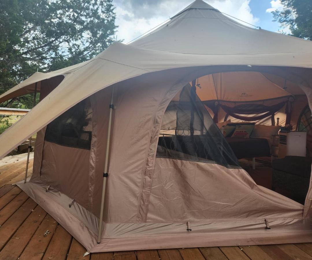 Al'S Hideaway Glamping Tents Hotel Pipe Creek Exterior photo