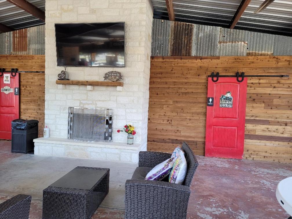 Al'S Hideaway Glamping Tents Hotel Pipe Creek Exterior photo